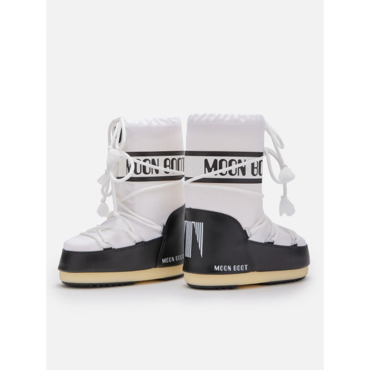 Juniorské vysoké zimné topánky MOON BOOT MB ICON NYLON JR, NA02 BLACK WHITE · záber 2