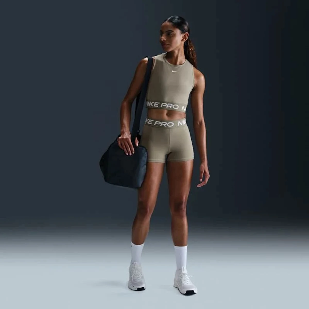 Dámske tréningové tielko NIKE PRO DF 365 CROP TANK-320-Beige · záber 4