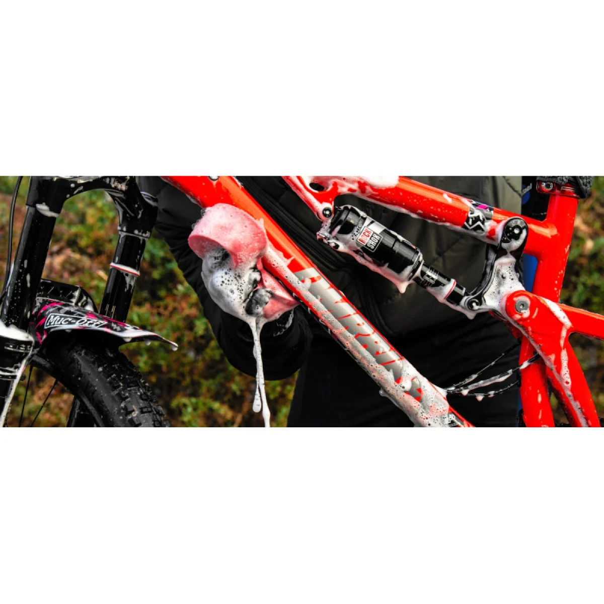 Nástroj na údržbu bicykla MUC-OFF Expanding Pink Sponge · záber 2