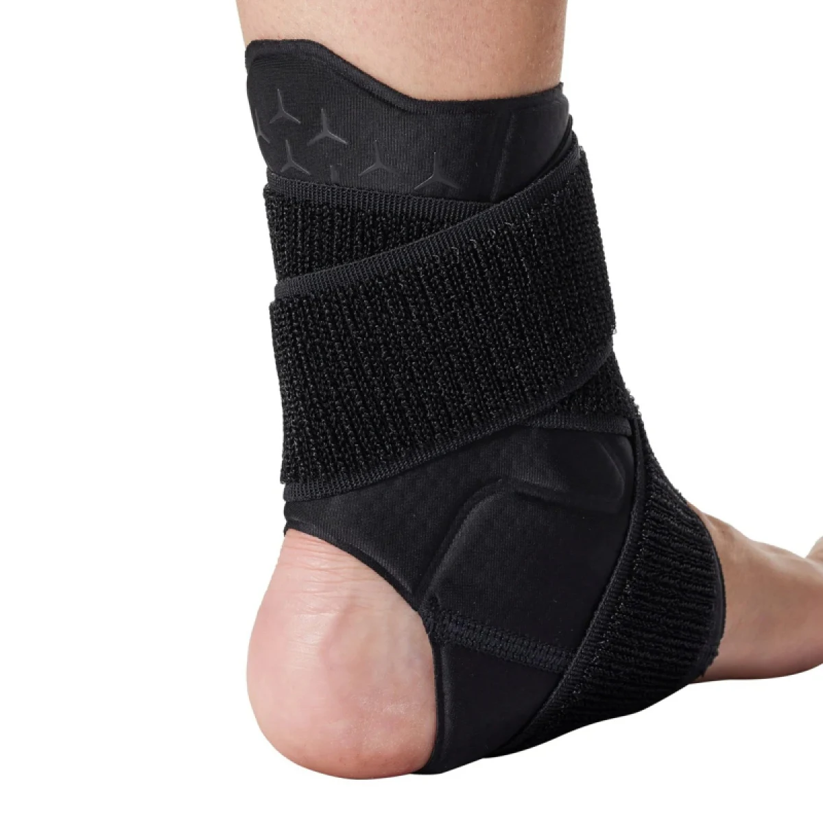 Fitness chránič NIKE PRO ANKLE SLEEVE WITH STRAP BLACK WHITE · záber 4