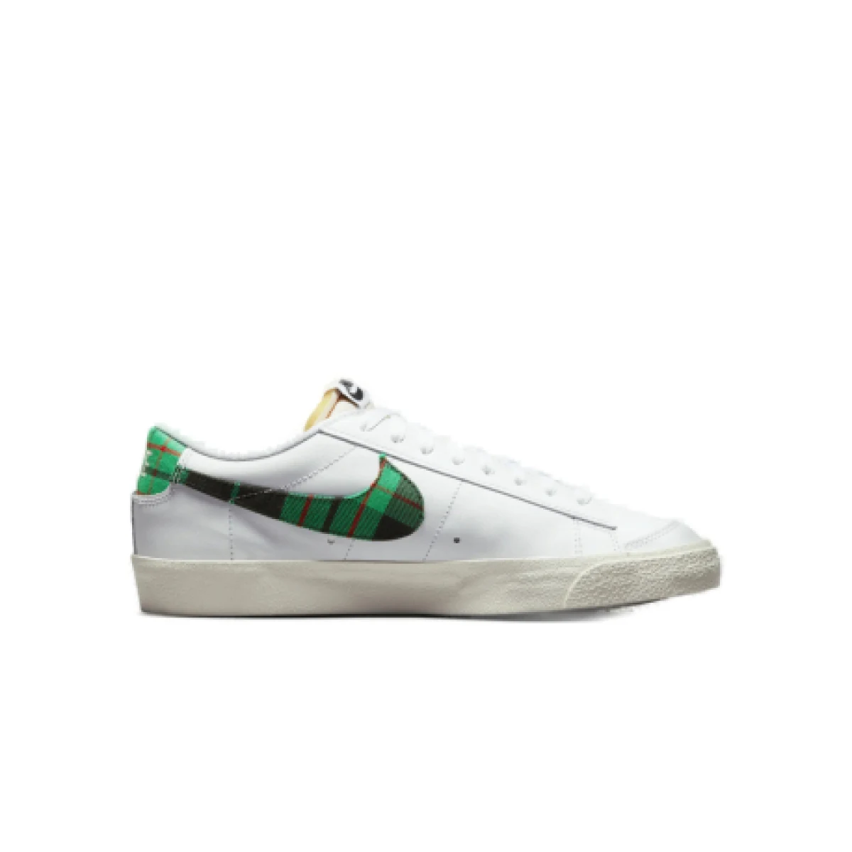 Pánska vychádzková obuv NIKE Blazer Low 77 Premium white university red stadium green · záber 1