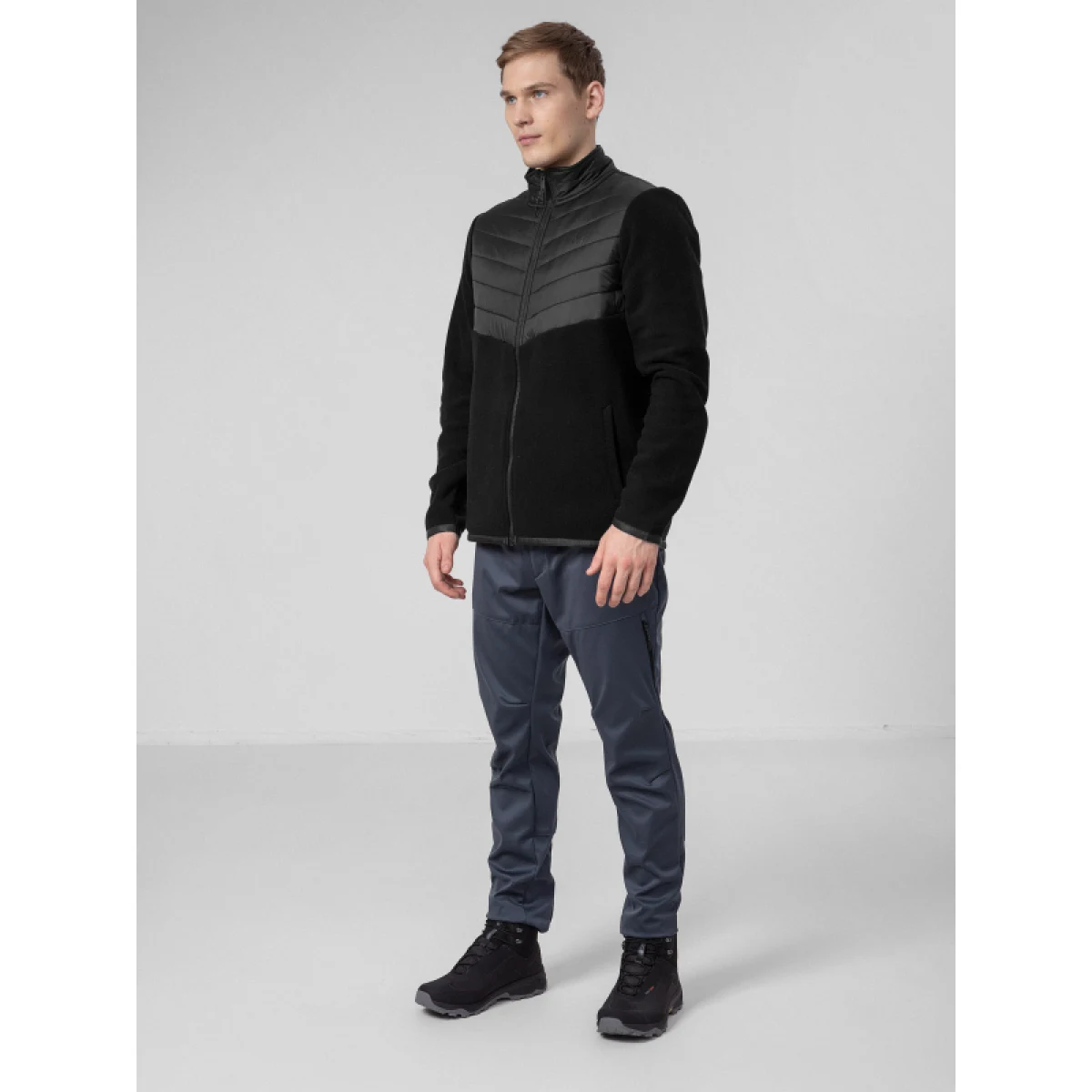 Pánska turistická flisová mikina so zipsom 4F MENS FLEECE PLM014A-20S-DEEP BLACK · záber 3