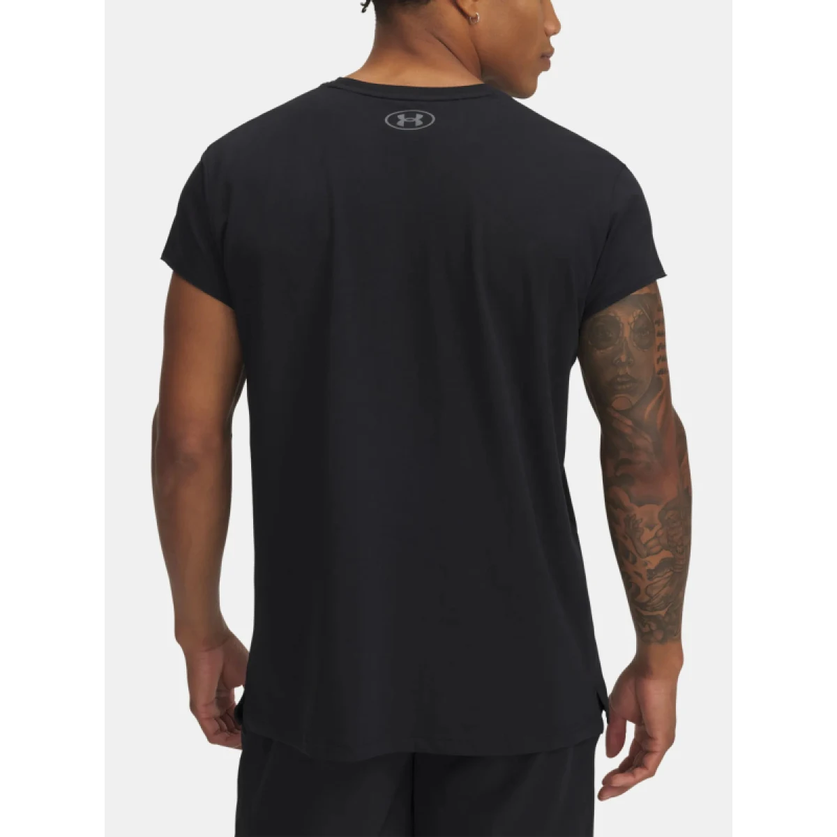 Pánske tričko s krátkym rukávom UNDER ARMOUR PROJECT ROCK Pjt Rock Cap Sleeve T-BLK · záber 2