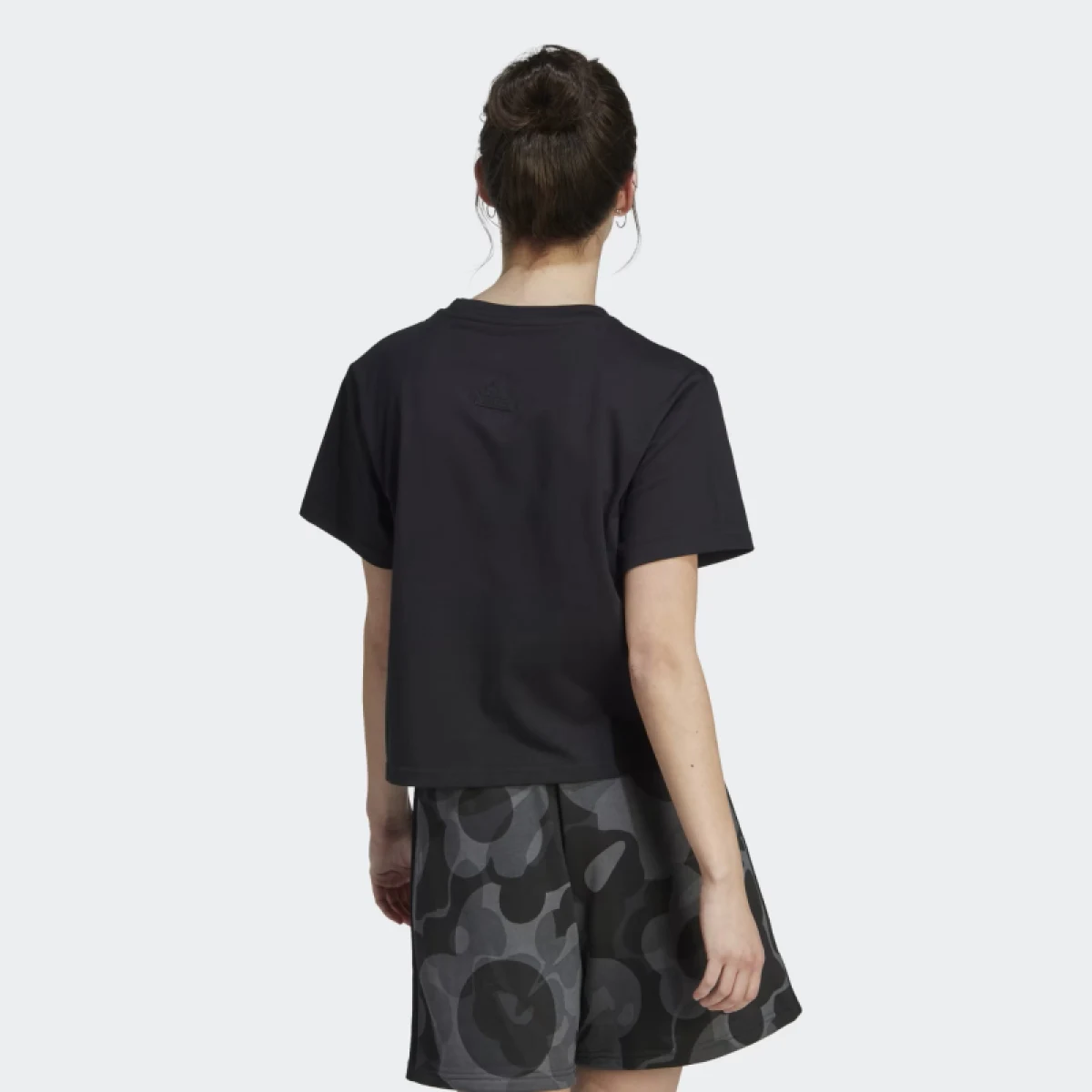 Dámske tričko s krátkym rukávom ADIDAS W ICONS TEE CRO-IM4255-black · záber 3