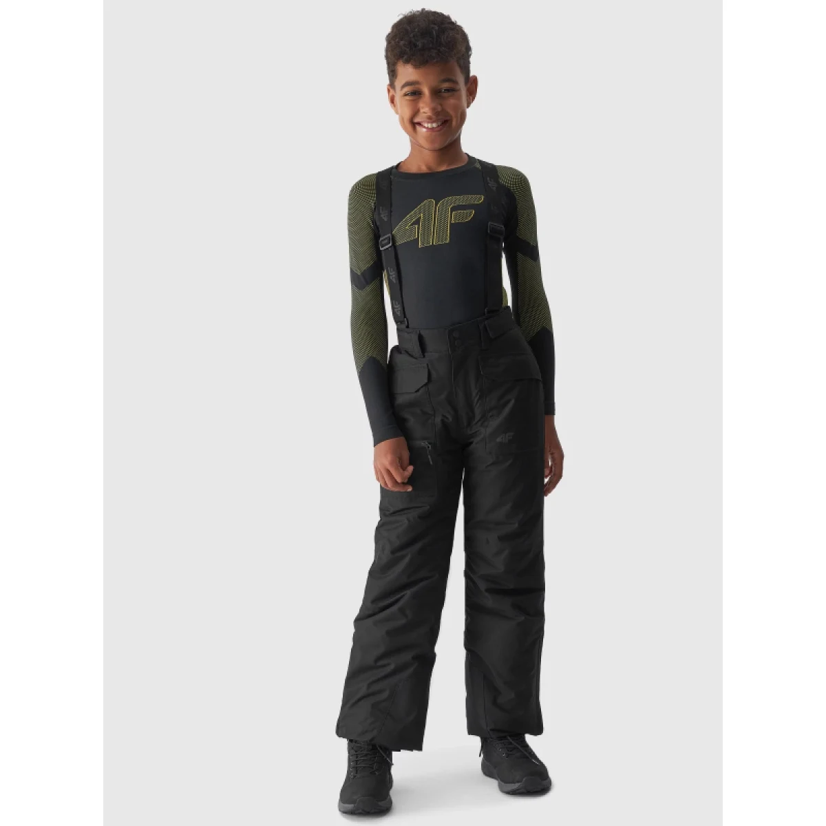 Chlapčenské lyžiarske nohavice 4F JUNIOR TROUSERS FNK-JAW23TFTRM360-21S-BLACK · záber 5