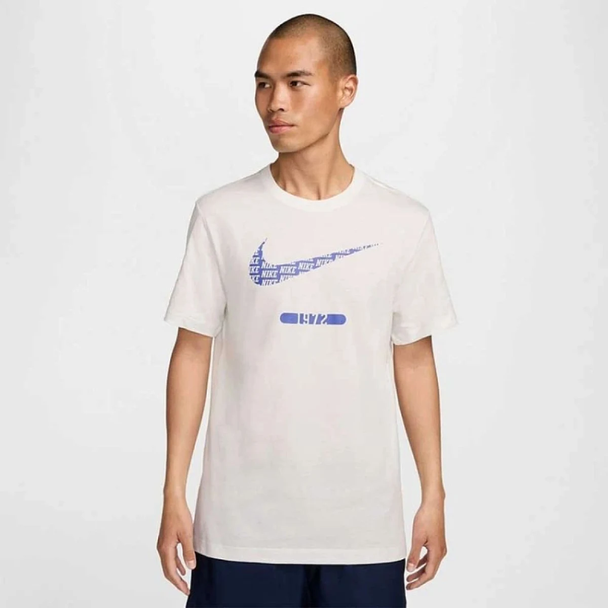 Pánske tričko s krátkym rukávom NIKE M NSW TEE 6 MO SWOOSH-121 SUMMIT WHITE · záber 2