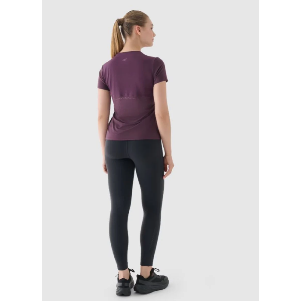 Dámske bežecké zateplené legíny 4F TIGHTS FNK-WAW24TFTIF266-22S-ANTHRACITE · záber 5