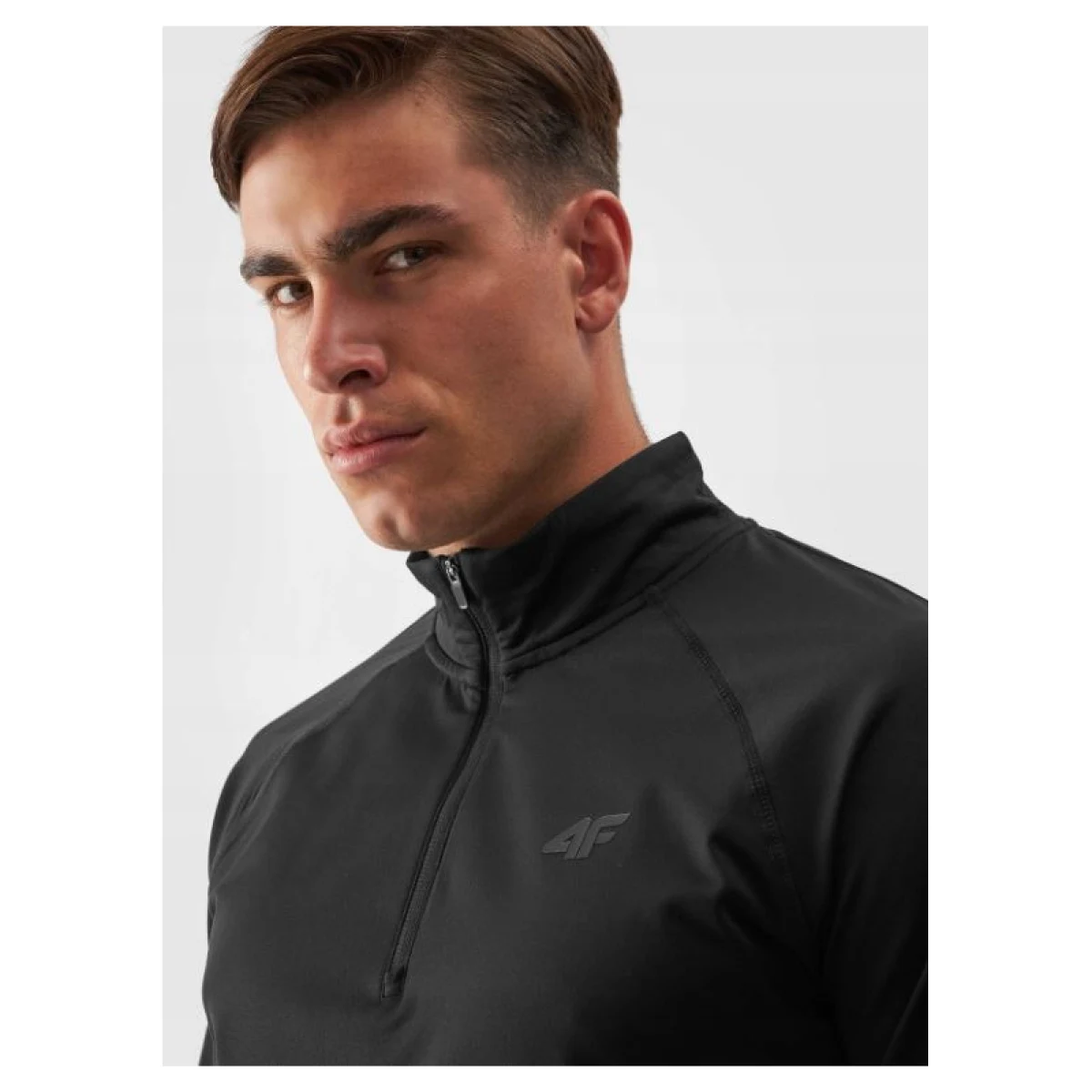 Pánska zateplená lyžiarska mikina s 1 2 zipsom 4F BRUSHED UNDERWEAR-WAW24UBRUM076-20S-DEEP BLACK · záber 2
