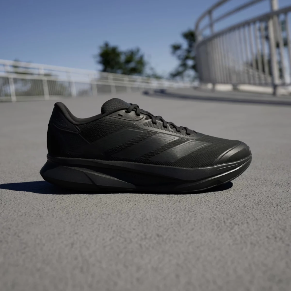 Pánska športová obuv (tréningová) ADIDAS Duramo SL2 M core black core black core black · záber 3