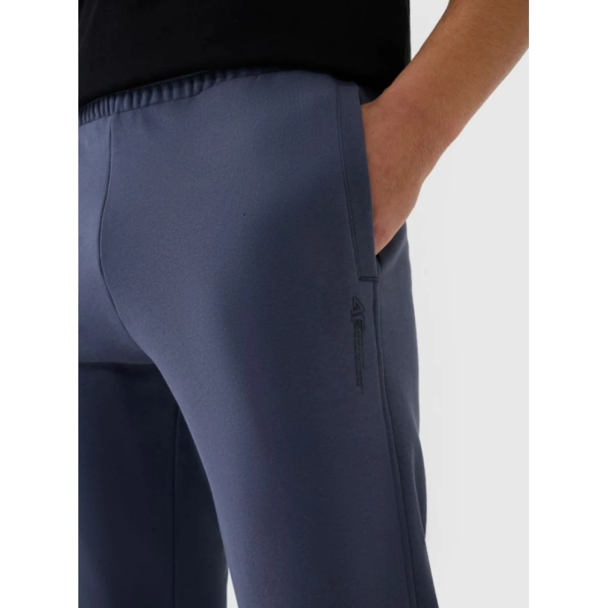 Pánske tepláky 4F TROUSERS CAS M1014-22S-ANTHRACITE · záber 2