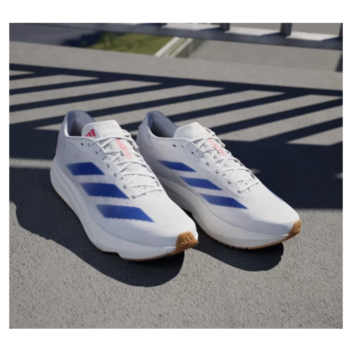 Pánska bežecká obuv ADIDAS Adizero SL2 M cloud white royal blue pure ruby · záber 4