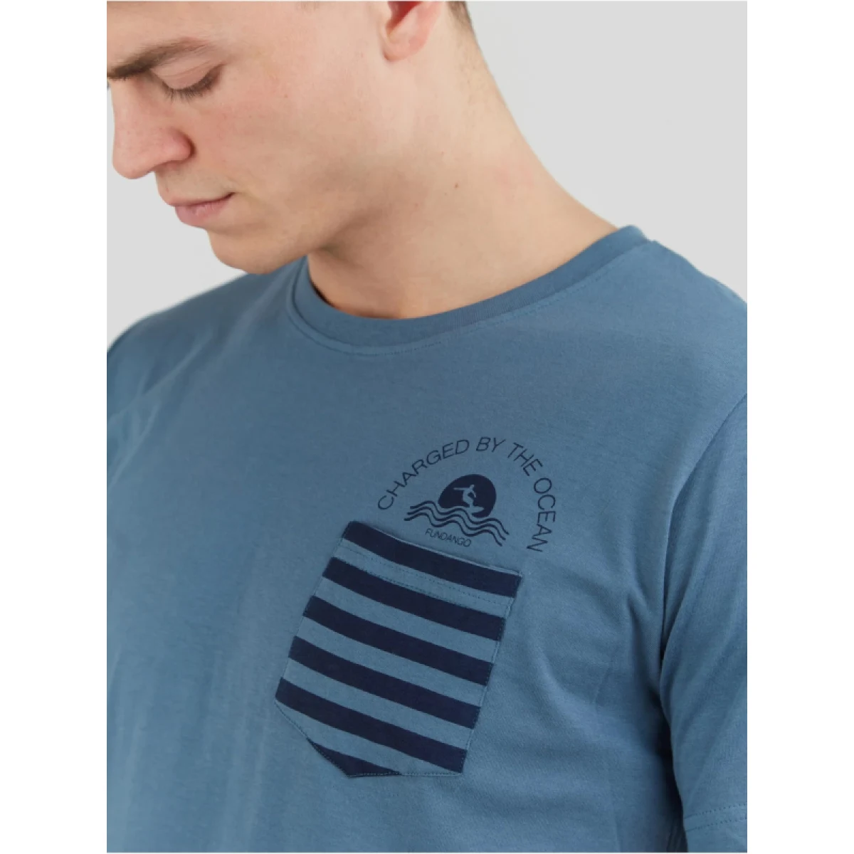 Pánske tričko s krátkym rukávom FUNDANGO Jaggy Pocket T-shirt-460-turkis · záber 3