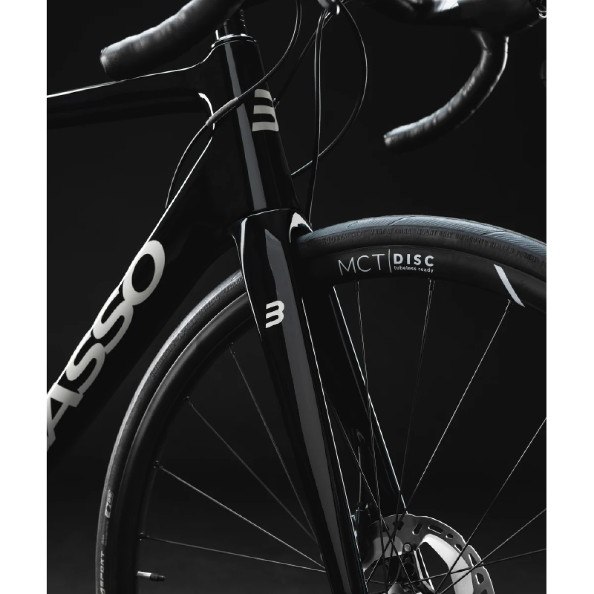 Cestný bicykel BASSO Venta disc, stealth, Shimano 105, Microtech MCT · záber 2