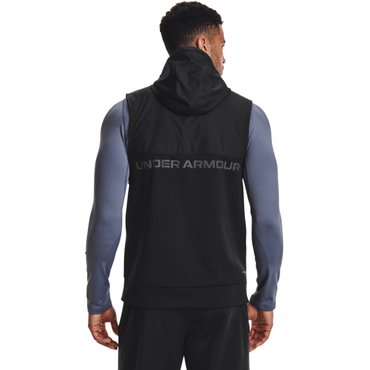 Pánska tréningová vesta UNDER ARMOUR UA AF Storm Hooded Vest-BLK · záber 3