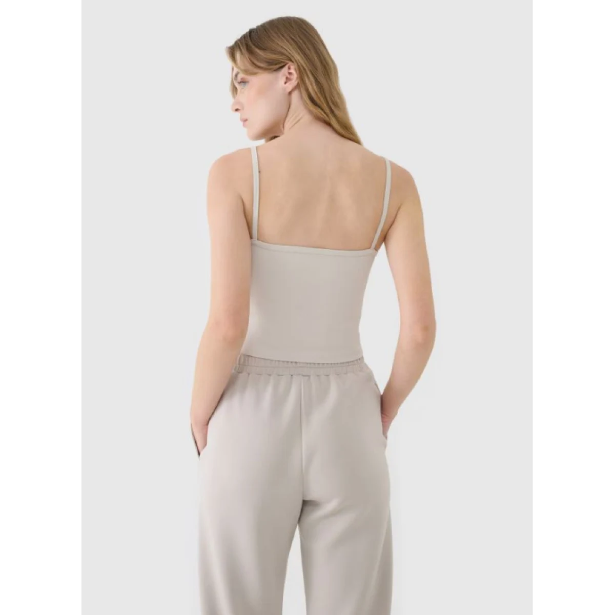 Dámske tielko 4F SLEEVELESS F127-83S-BEIGE · záber 4