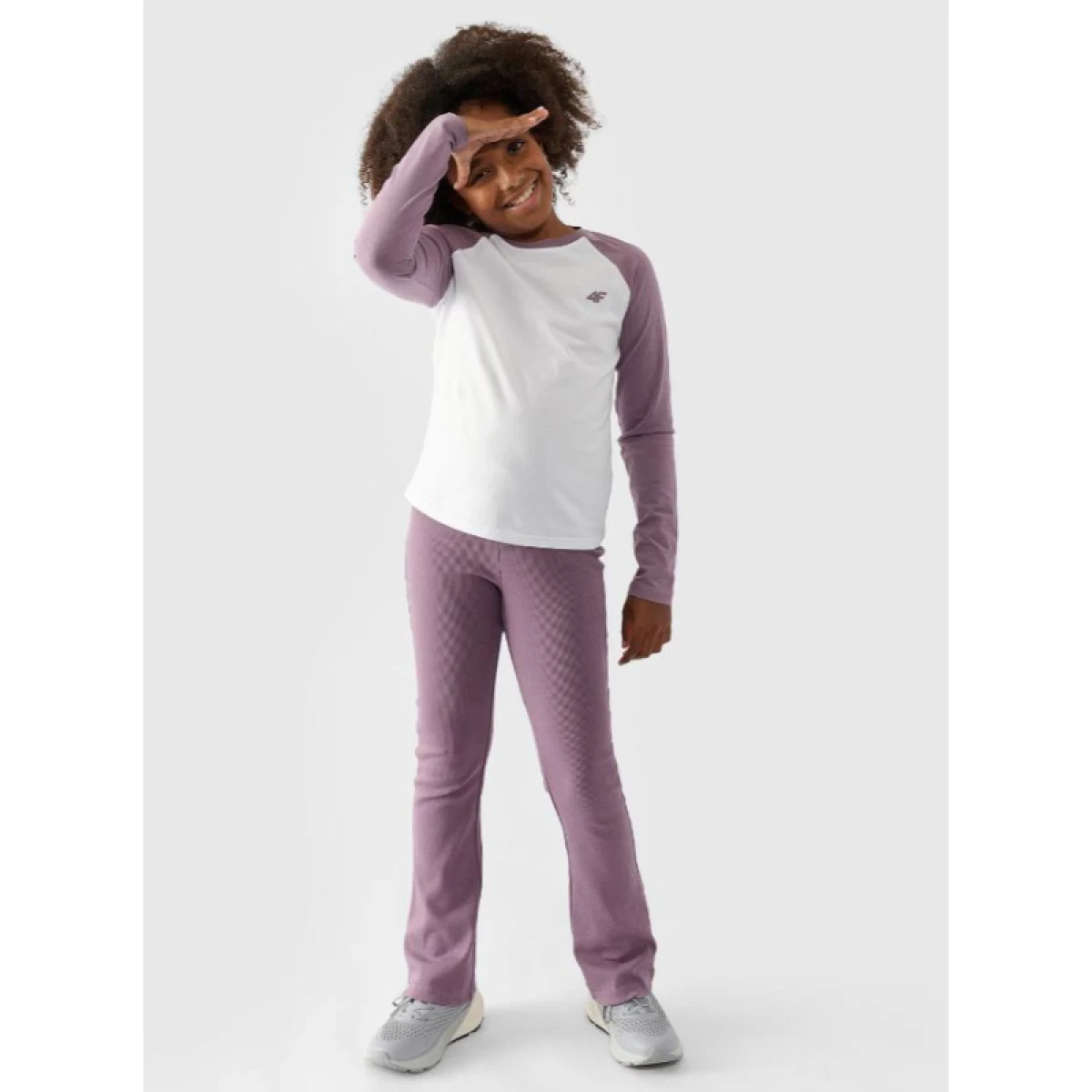 Dievčenské tričko s dlhým rukávom 4F JUNIOR LONGSLEEVE-JWAW24TLONF291-51S-VIOLET · záber 4