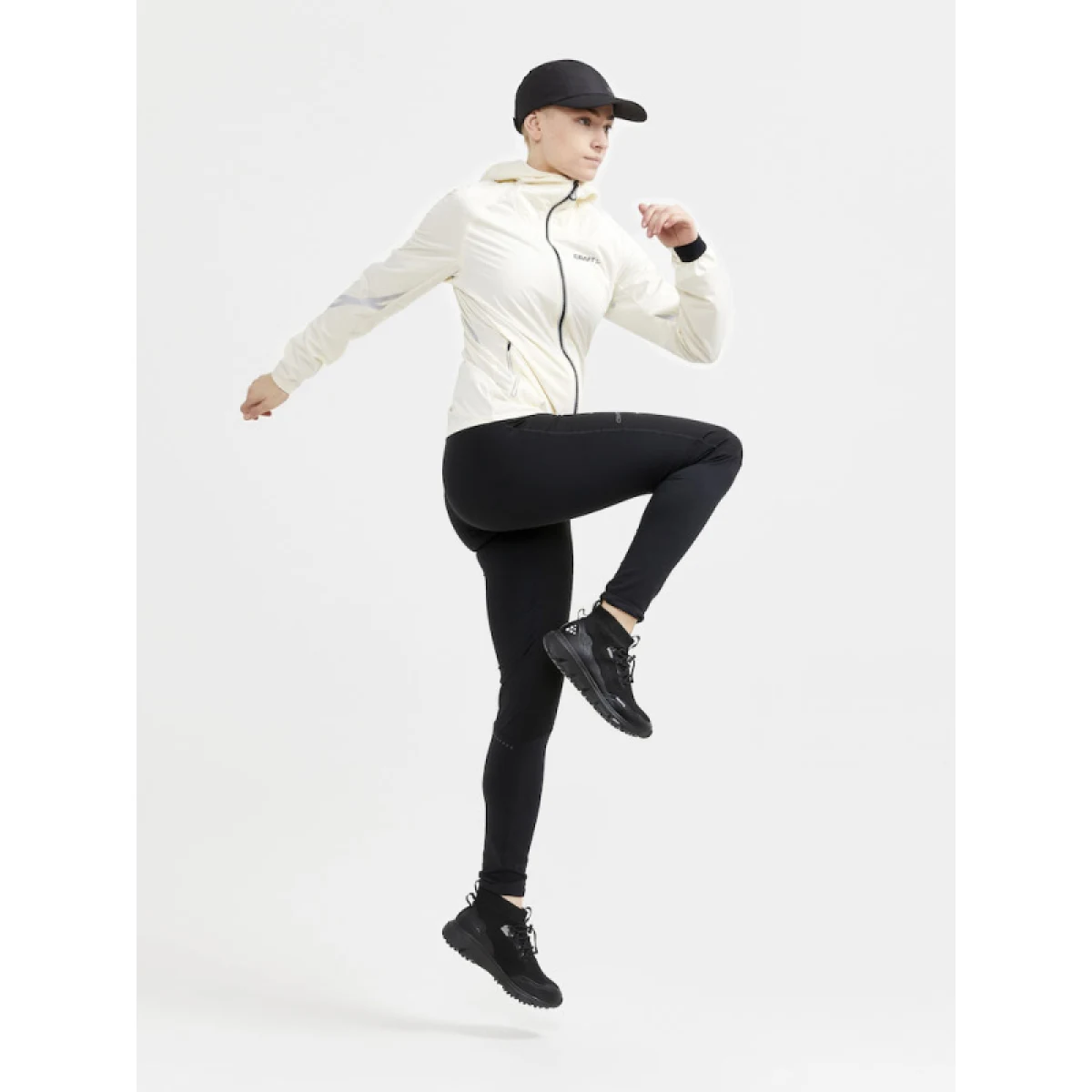 Dámske bežecké zateplené legíny CRAFT ADV SUBZ WIND TIGHTS 2 W-999000-Black · záber 3