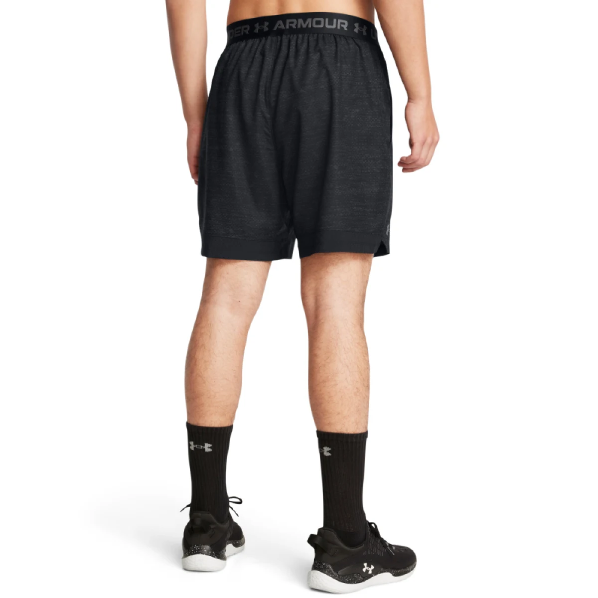 Pánske tréningové kraťasy UNDER ARMOUR UA Vanish Woven 6in Prnt Sts-BLK · záber 3