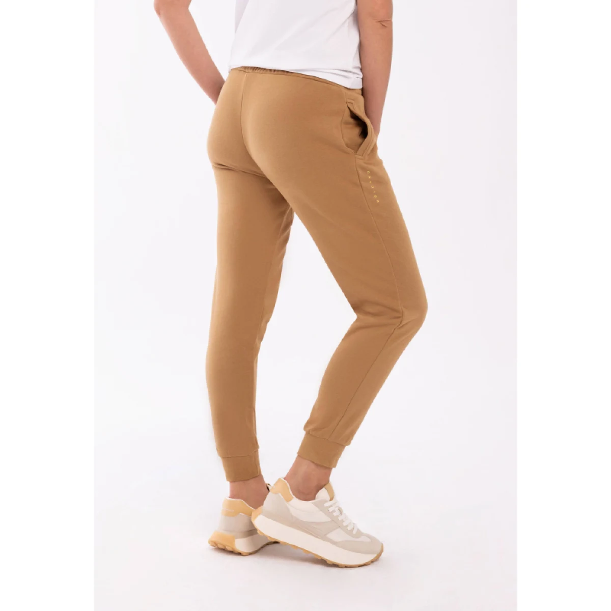 Dámske tepláky VOLCANO N-MONSI-509-CAMEL · záber 3