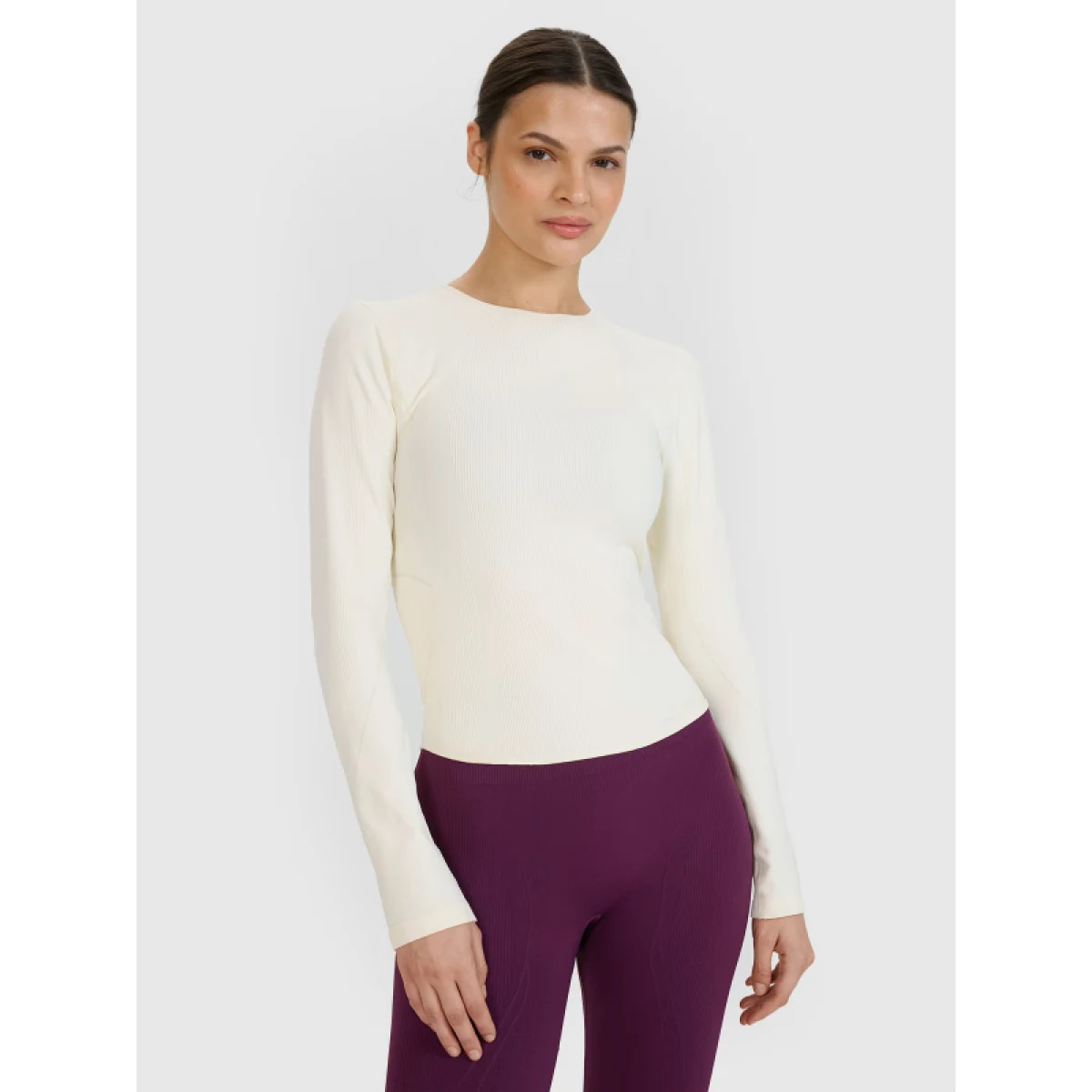 Dámske tréningové tričko s dlhým rukávom 4F LONGSLEEVE FNK F403-11S-OFF WHITE · záber 3
