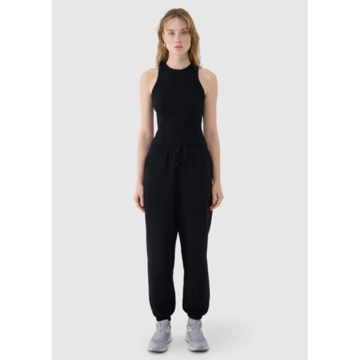 Dámske tielko 4F SLEEVELESS F119-20S-DEEP BLACK · záber 5