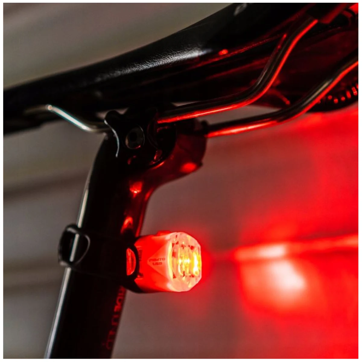 Svetlo na bicykel LEZYNE KTV DRIVE FEMTO USB PAIR · záber 5