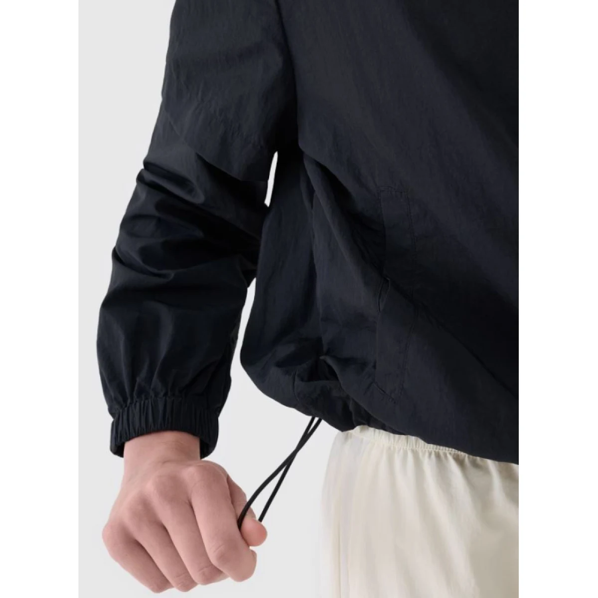 Dámska bunda 4F JACKET-WSS25TJACF190-20S-DEEP BLACK · záber 4
