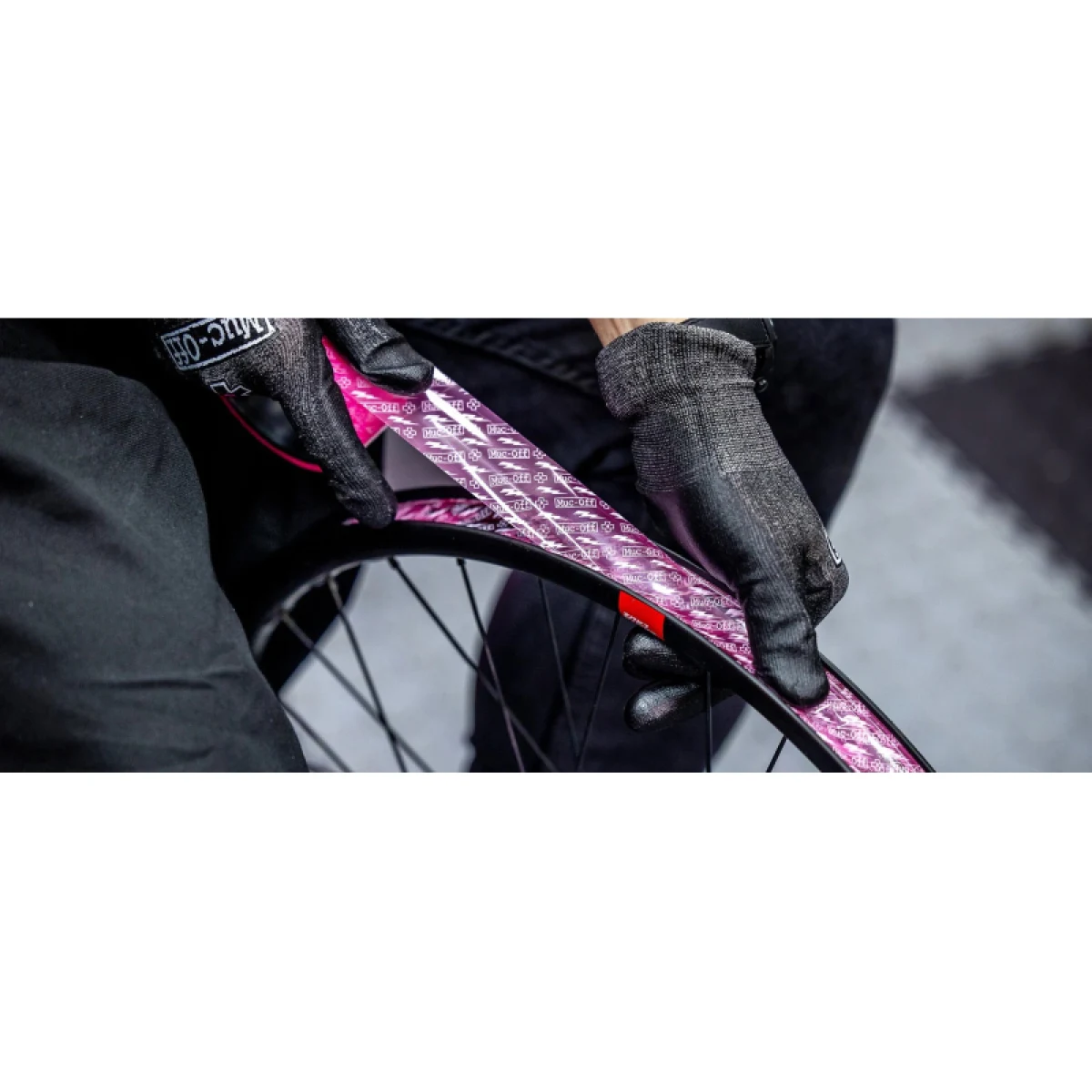 Plášť na bicykel MUC-OFF Ultimate Tubeless Setup Kit-DH Trail Enduro · záber 4