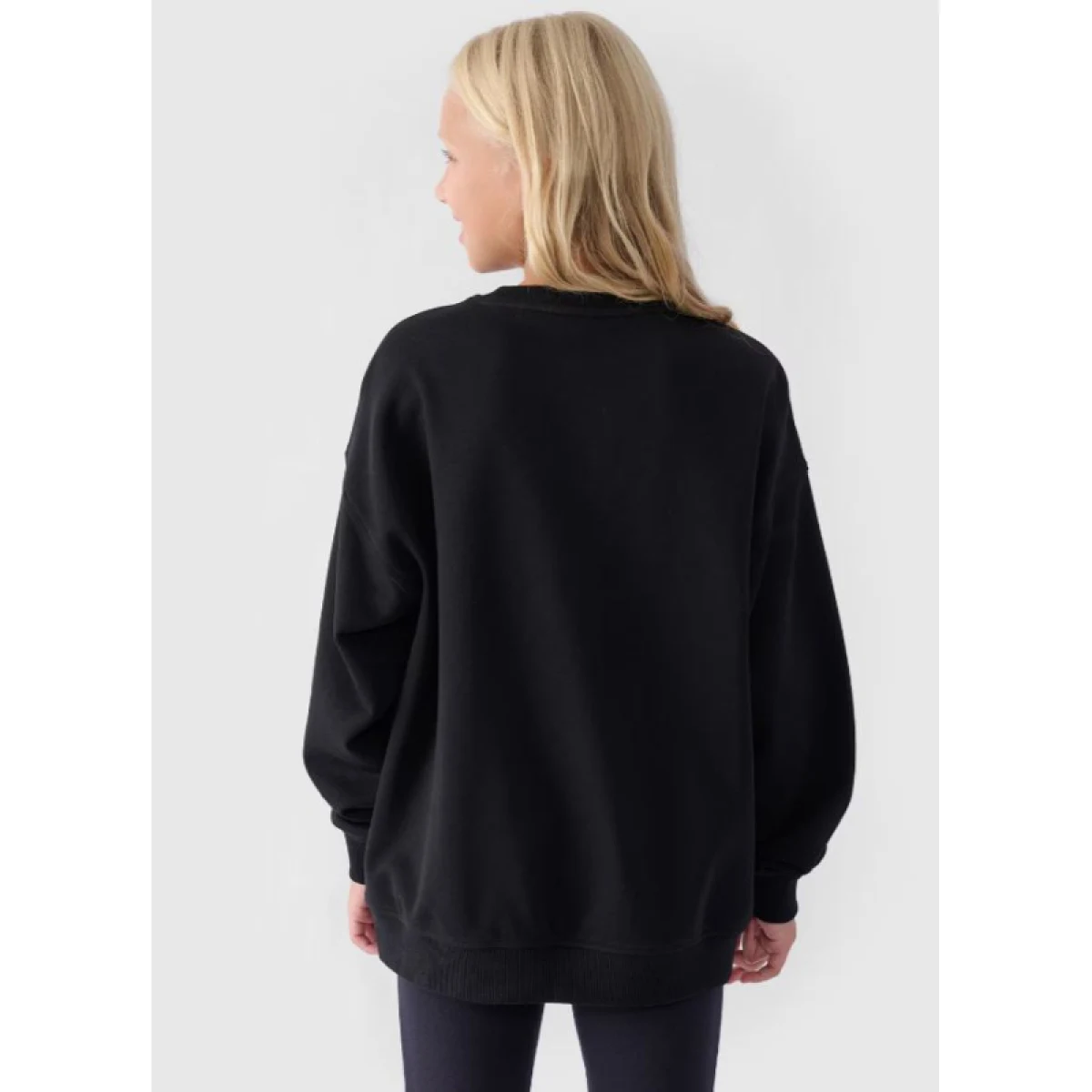 Dievčenská mikina 4F JUNIOR SWEATSHIRT-JWAW24TSWSF1214-20S-DEEP BLACK · záber 3
