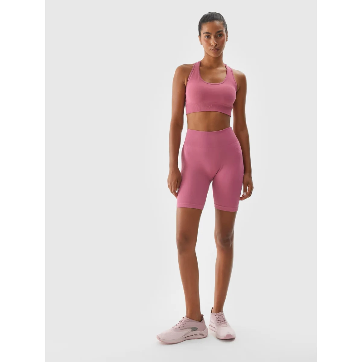 Dámske tréningové kraťasy 4F SHORTS FNK-WAW24TFSHF710-53S-DARK PINK · záber 4