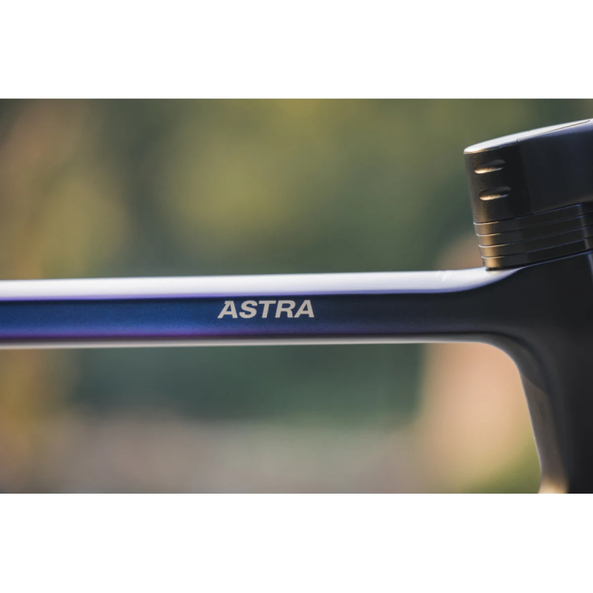 Cestný bicykel BASSO Astra disc, camaleont, Sram Rival eTap AXS, Microtech MrLite · záber 4
