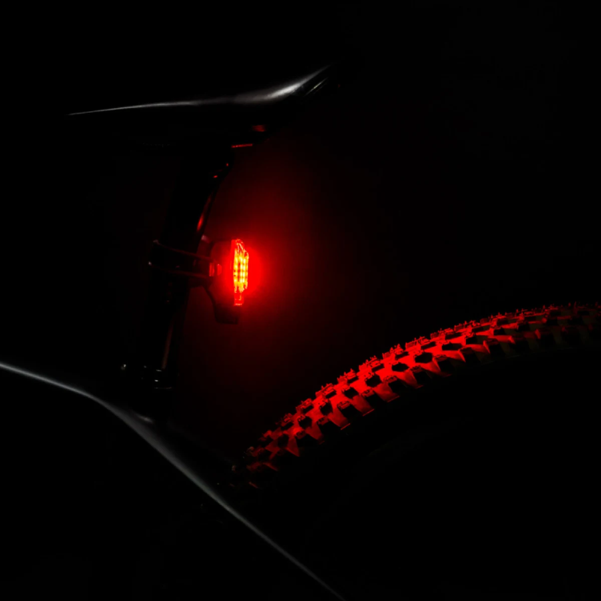 Svetlo na bicykel LEZYNE KTV DRIVE PRO+ ALERT REAR · záber 5