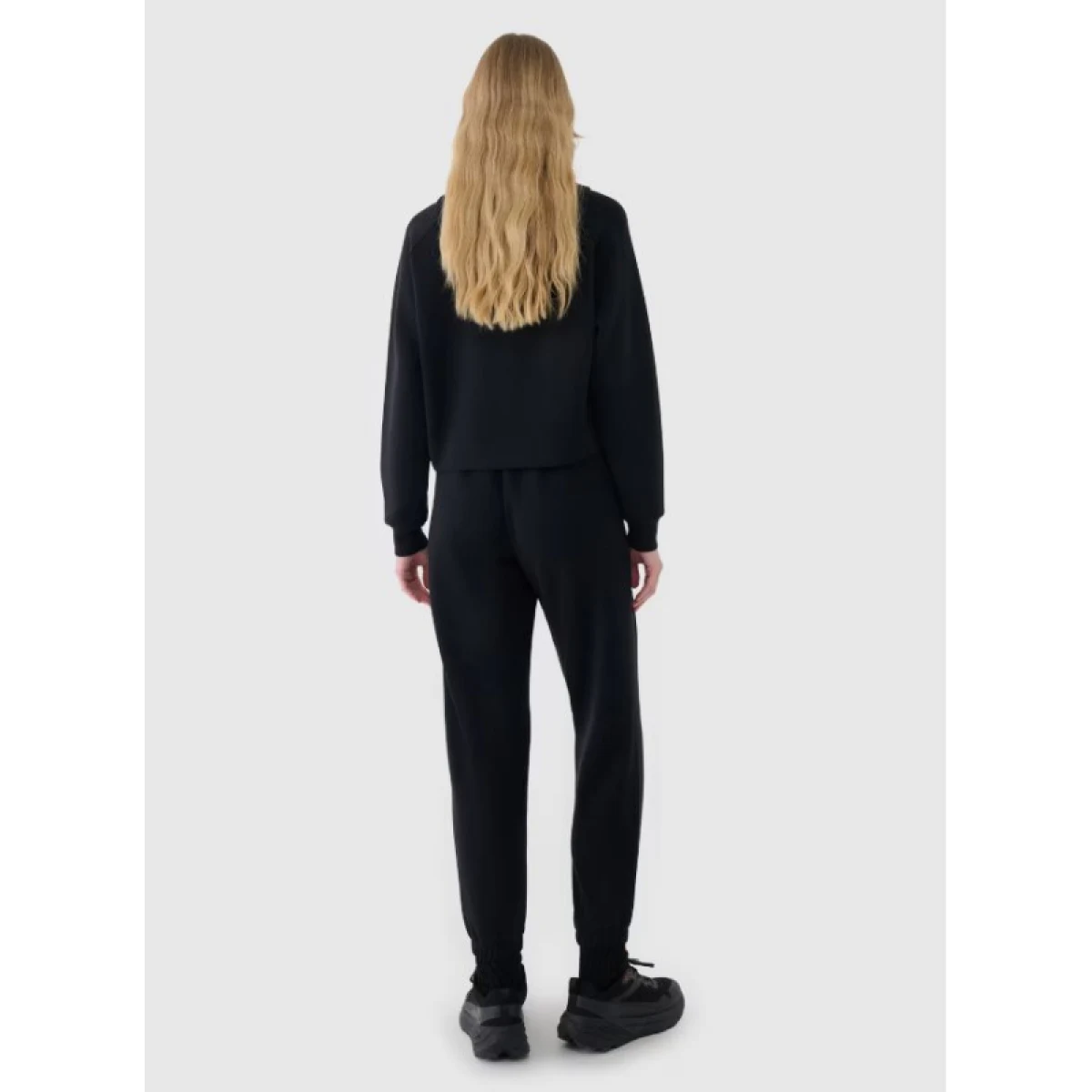 Dámske tepláky 4F TROUSERS CAS F1010-20S-DEEP BLACK · záber 5