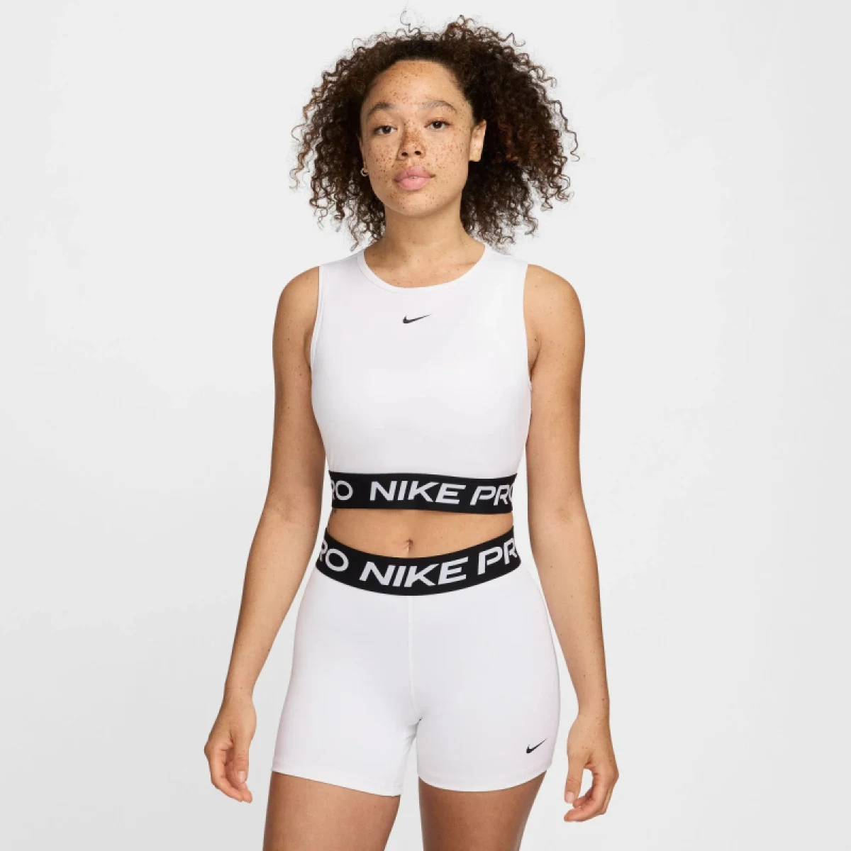 Dámske tréningové tričko s krátkym rukávom NIKE PRO DF 365 CROP TANK-100 WHITE BLACK · záber 2