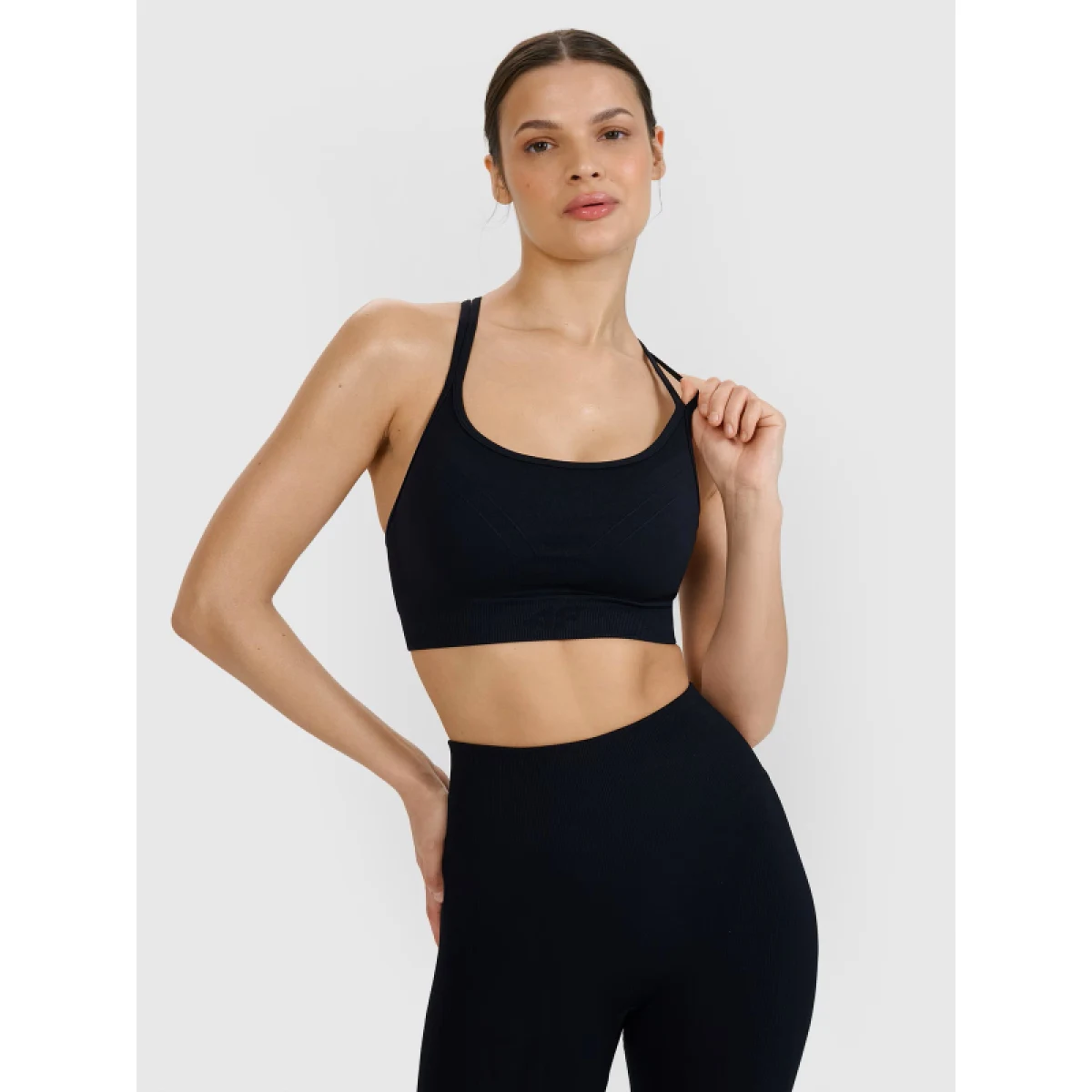 Dámska tréningová športová podprsenka 4F SPORT BRA F166-20S-DEEP BLACK · záber 2