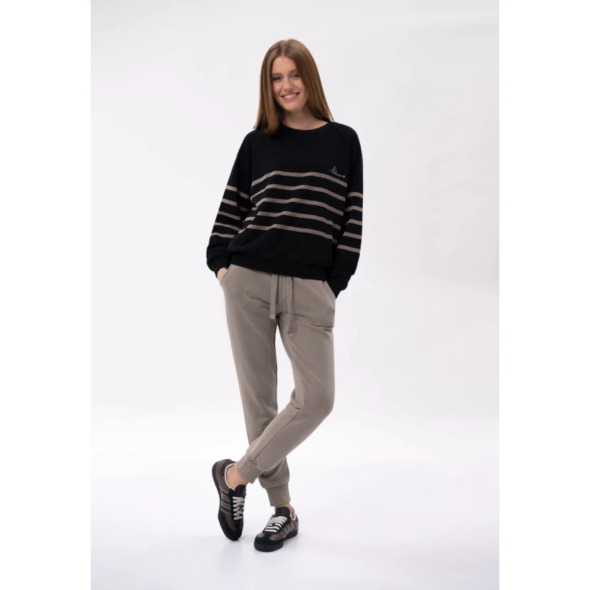 Dámske tepláky VOLCANO VENIS-102-BEIGE · záber 2