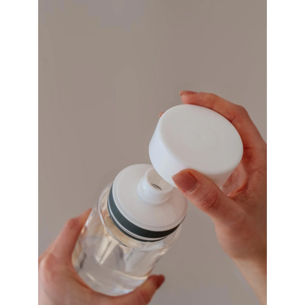 Fľaša EQUA Plain White, 600 ml · záber 3