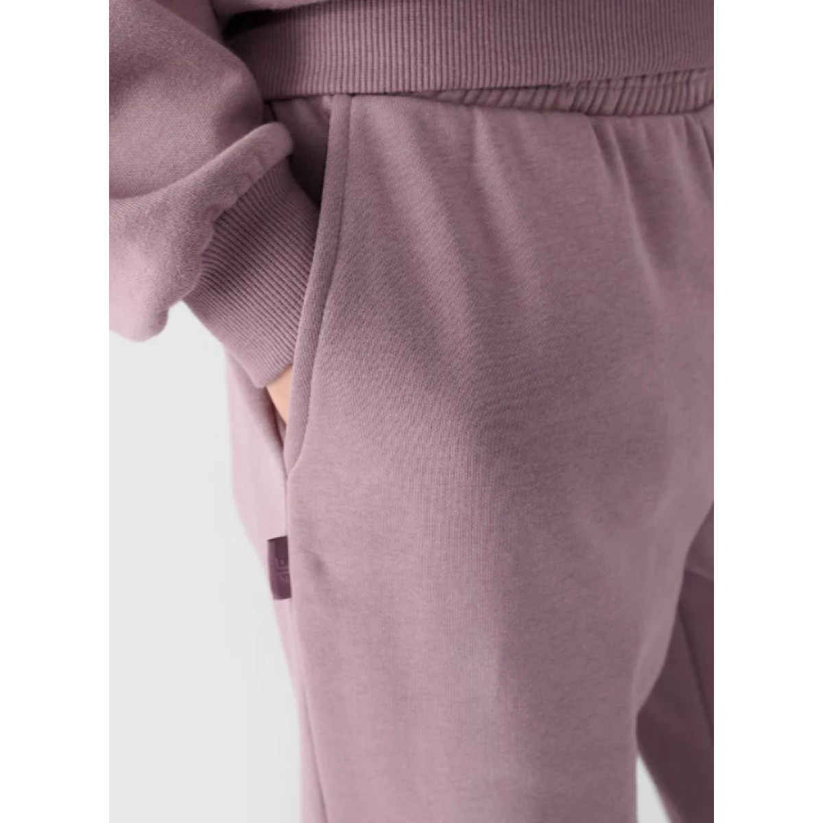 Dievčenské tepláky 4F JUNIOR TROUSERS-JWAW24TTROF754-51S-VIOLET · záber 4