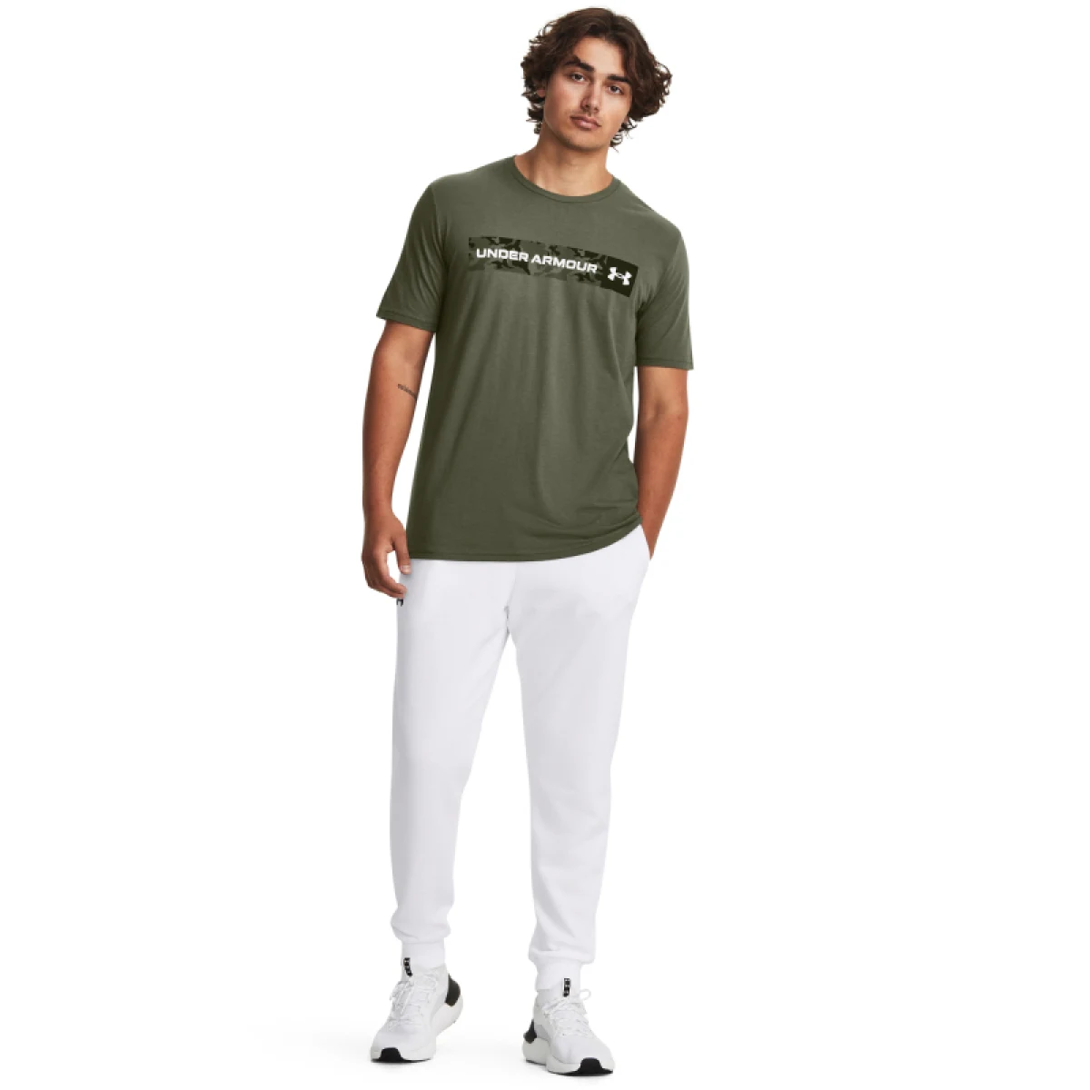 Pánske tričko s krátkym rukávom UNDER ARMOUR UA CAMO CHEST STRIPE SS-GRN · záber 4