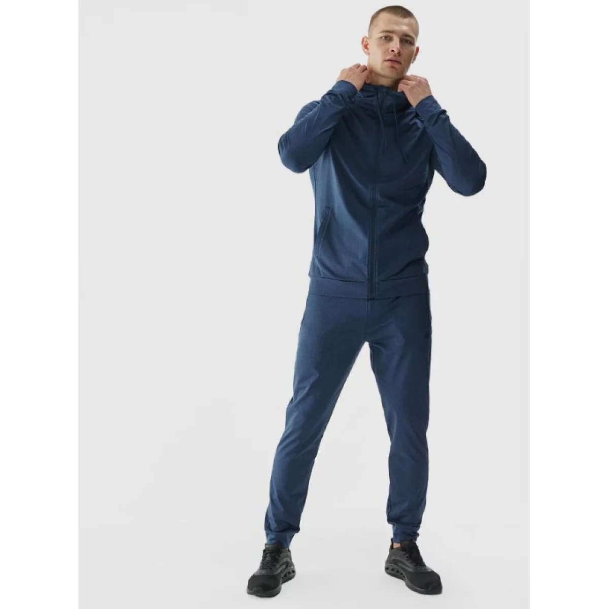 Pánske zateplené tepláky 4F TROUSERS FNK-WAW24TFTRM682-31M-NAVY MELANGE · záber 3