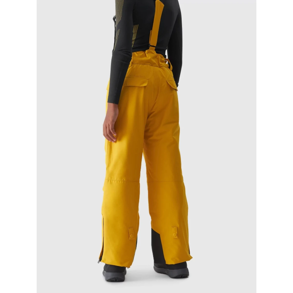 Chlapčenské lyžiarske nohavice 4F JUNIOR TROUSERS FNK-JAW23TFTRM360-71S-YELLOW · záber 4