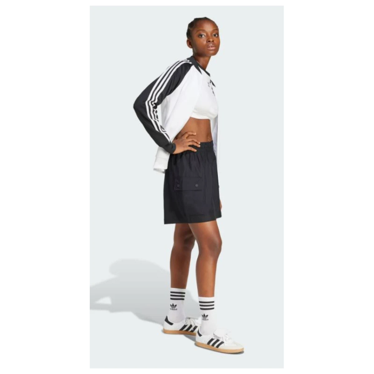 Dámske kraťasy ADIDAS ORIGINALS ESS C SHORTS-BLACK · záber 3