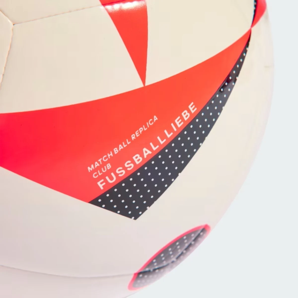 Futbalová lopta ADIDAS EURO24 CLB WHITE SOLRED BLACK · záber 2