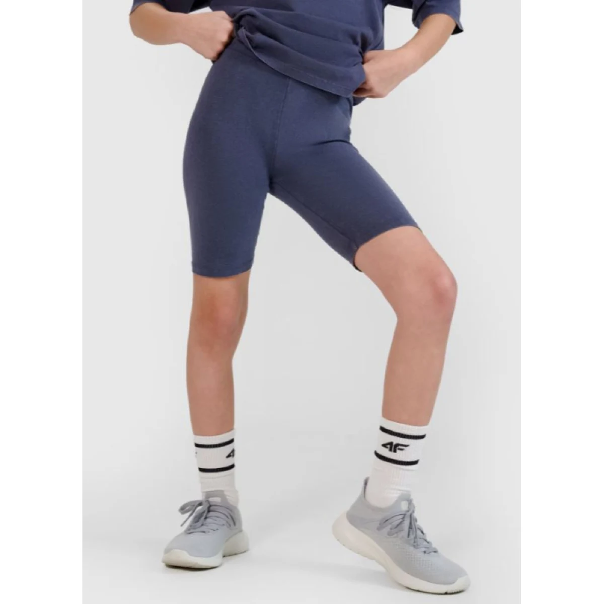 Dievčenské tréningové kraťasy 4F JUNIOR SHORT TIGHTS CAS F001-22S-ANTHRACITE · záber 2