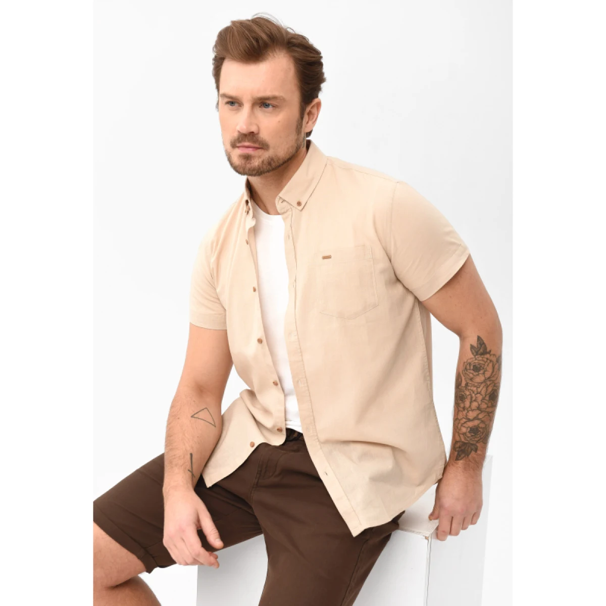 Pánska košeľa s krátkym rukávom VOLCANO LIN-102-BEIGE · záber 2