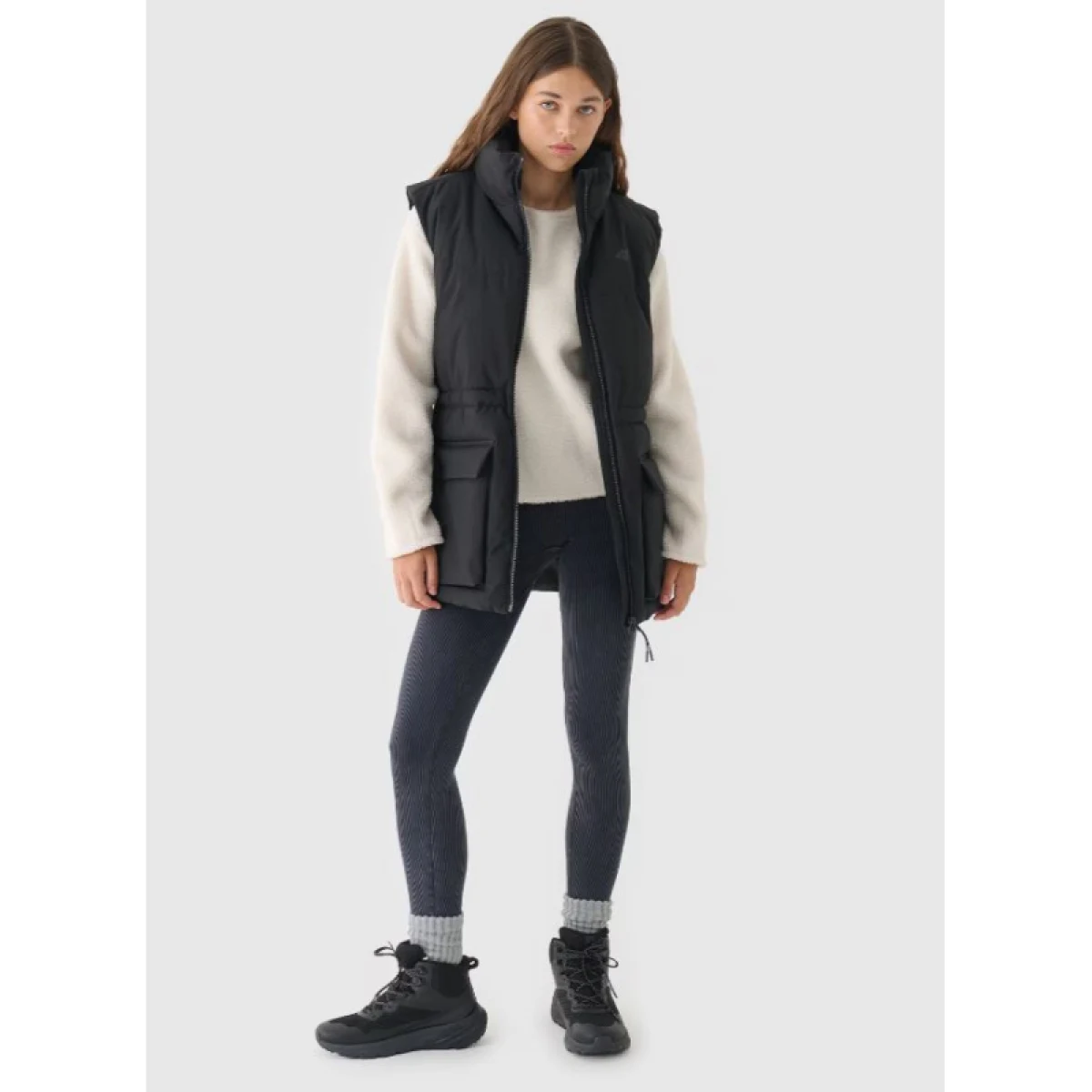 Dámska vesta 4F VEST JACKET-WAW24TVJAF135-20S-DEEP BLACK · záber 4