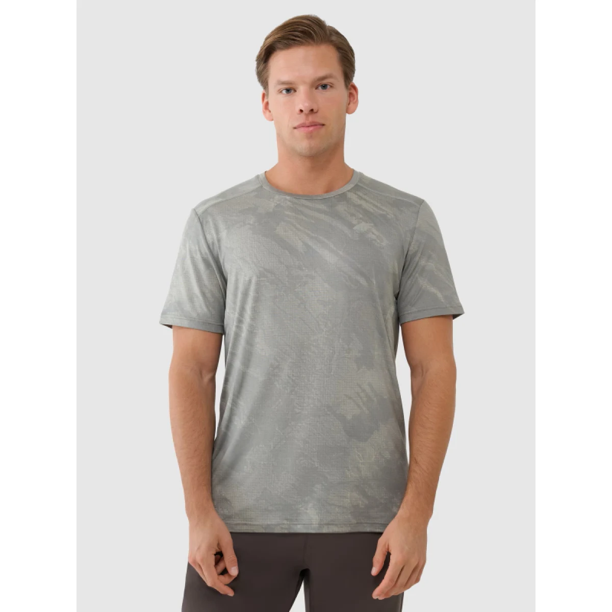 Pánske tréningové tričko s krátkym rukávom 4F TSHIRT FNK M1216-44A-OLIVE ALLOVER · záber 2