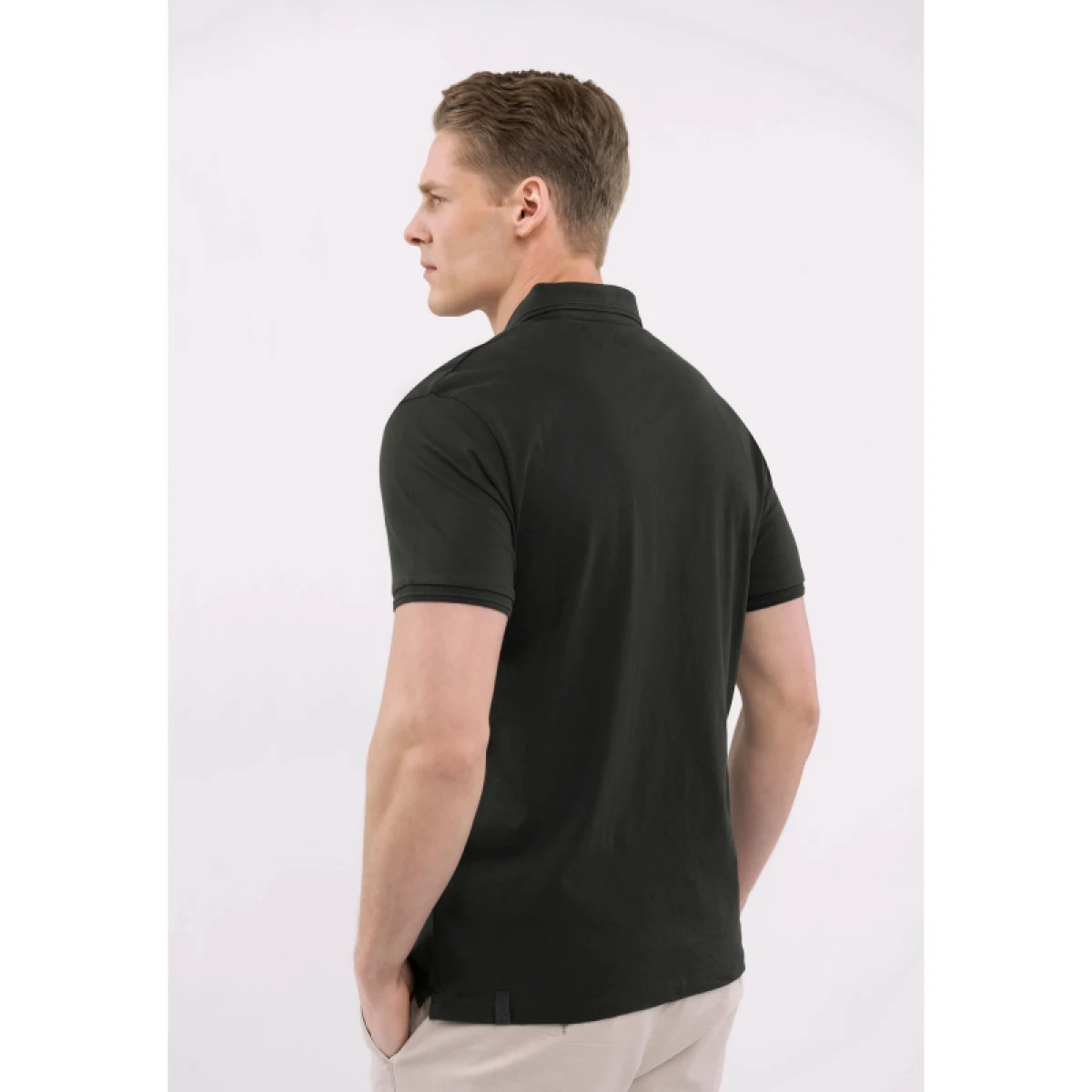 Pánske polo tričko s krátkym rukávom VOLCANO O-DRAGO-700-BLACK · záber 3