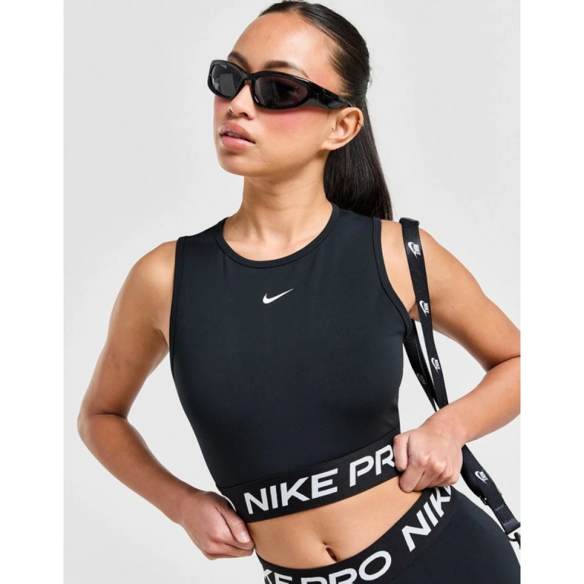 Dámske tréningové tričko s krátkym rukávom NIKE DF 365 CROP TANK-010 BLACK WHITE · záber 5