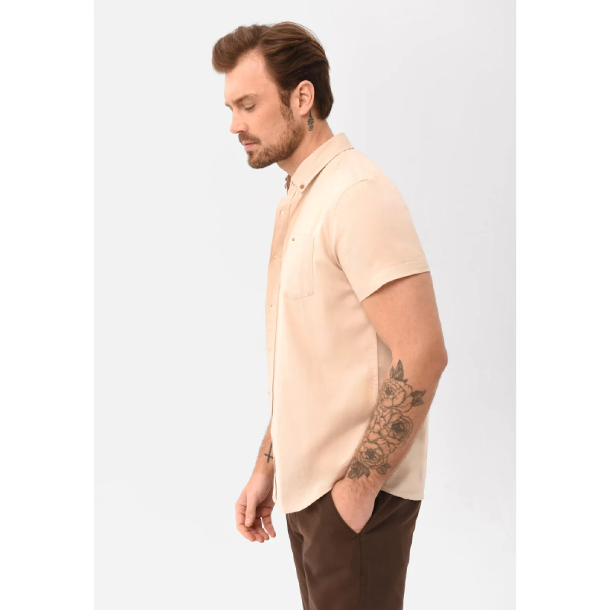 Pánska košeľa s krátkym rukávom VOLCANO LIN-102-BEIGE · záber 3